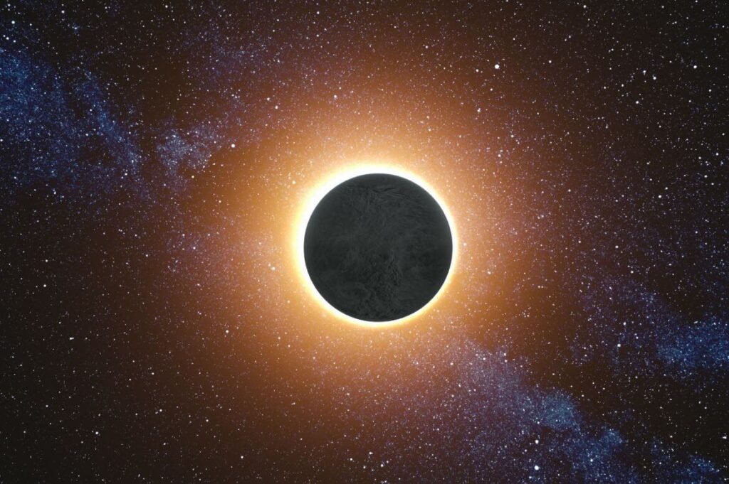 Imagem de um eclipse solar total com a silhueta da lua cobrindo completamente o sol, deixando visível apenas a coroa solar luminosa. O evento celeste é emoldurado por um fundo cósmico repleto de estrelas, nebulosas e a poeira interestelar da Via Láctea.